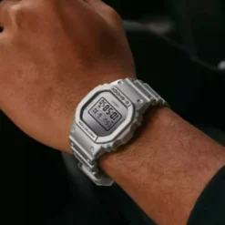 Casio G-Shock miesten kello DW-5600FF-8ER