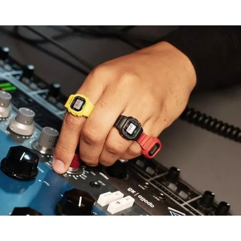 Casio G-Shock Nano kello DWN-5600-1ER