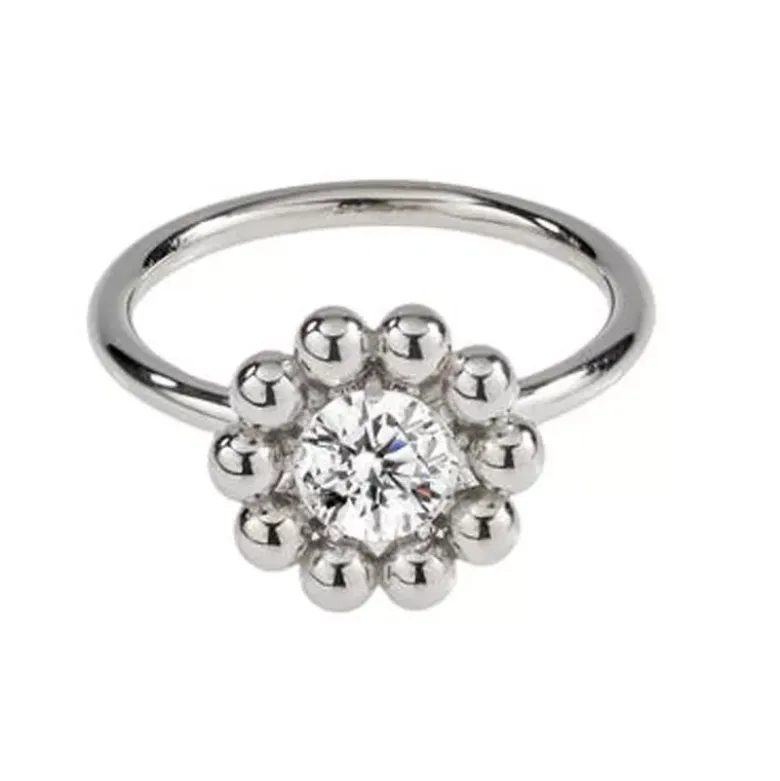 Lumoava Daisy hopeasormus L52228130000