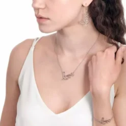 Lumoava Love hopeakorvakorut L55192520000